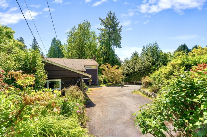 Photo 11 at 4704 Dogwood Lane, Olde Caulfeild, West Vancouver