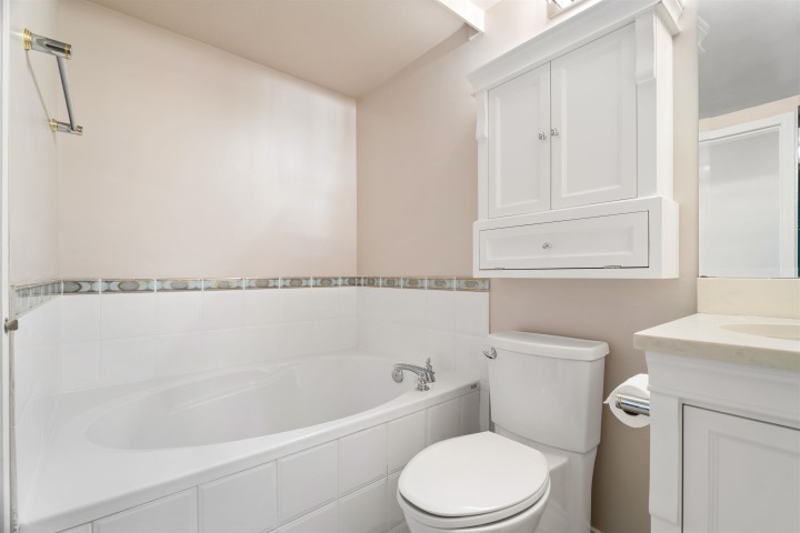 Photo 10 at 211 - 5723 Balsam Street, Kerrisdale, Vancouver West
