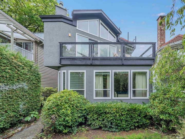 Photo 2 at 3675 Blenheim Street, Dunbar, Vancouver West