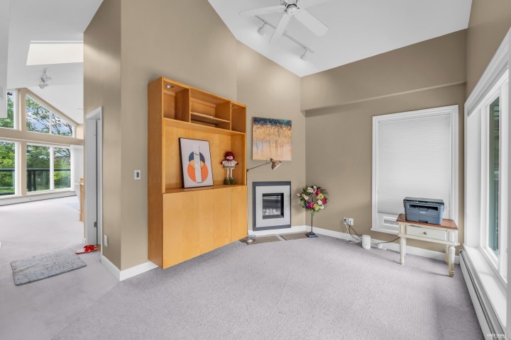 Photo 10 at 3675 Blenheim Street, Dunbar, Vancouver West