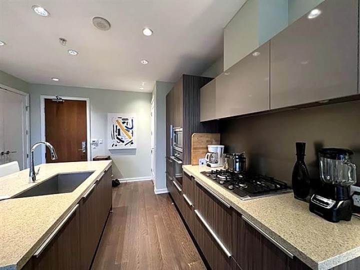 Photo 4 at 1618 Columbia Street, False Creek, Vancouver West