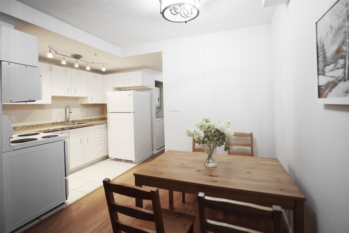 Photo 3 at 807 - 555 Jervis Street, Coal Harbour, Vancouver West