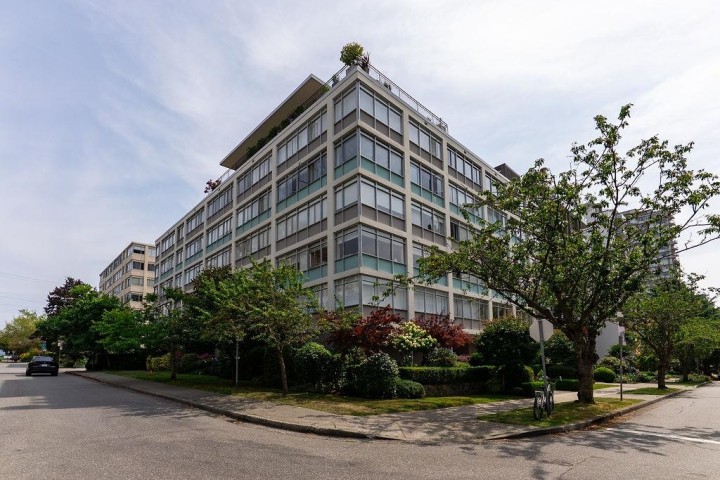 Photo 9 at 110 - 1975 Pendrell Street, West End VW, Vancouver West