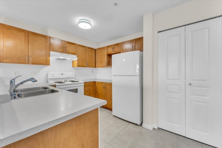 Photo 7 at 208 - 333 E 1st Street, Lower Lonsdale, North Vancouver