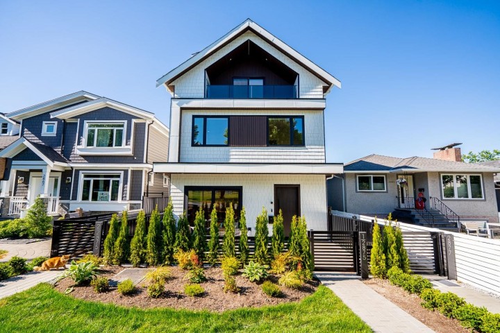 Photo 3 at 1 - 2875 Cambridge Street, Hastings Sunrise, Vancouver East