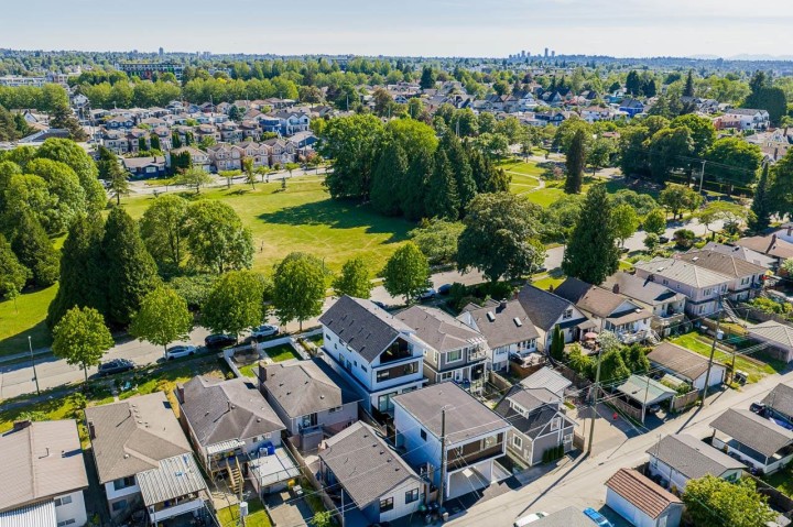 Photo 33 at 1 - 2875 Cambridge Street, Hastings Sunrise, Vancouver East