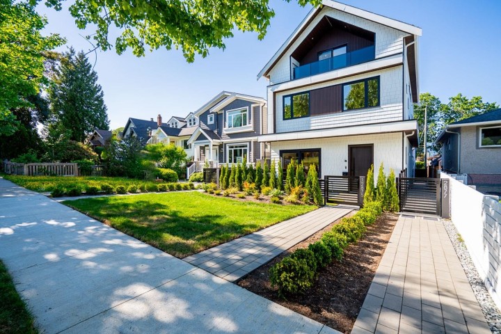 Photo 4 at 1 - 2875 Cambridge Street, Hastings Sunrise, Vancouver East