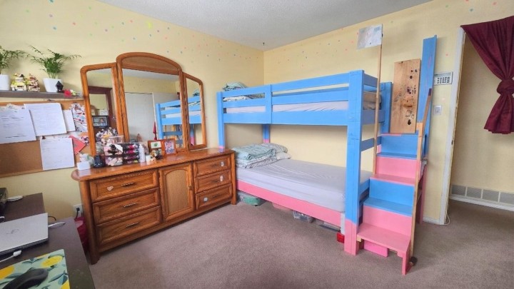 Photo 9 at 5075 Payne Street, Collingwood VE, Vancouver East