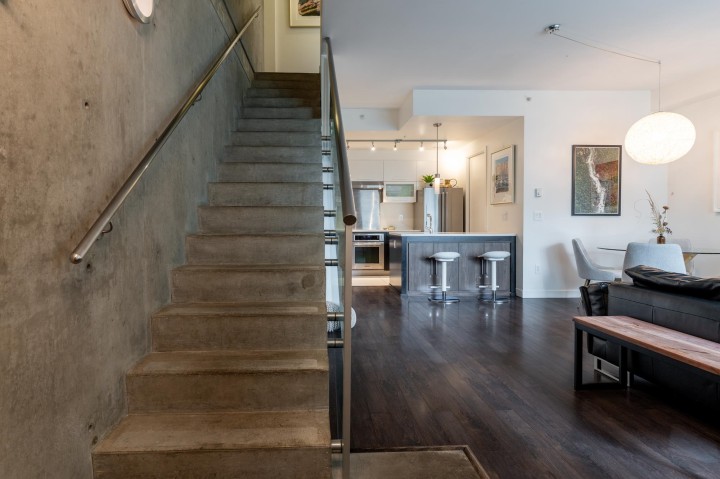 Photo 4 at 182 E 17th Avenue, Main, Vancouver East