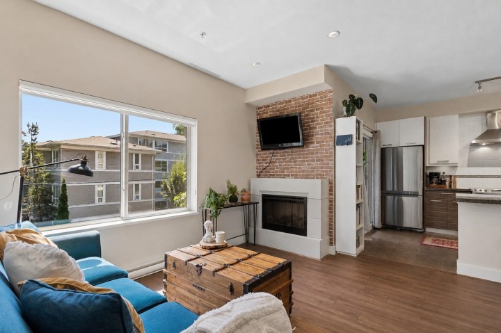 Photo 1 at 206 - 1273 Marine Drive, Norgate, North Vancouver