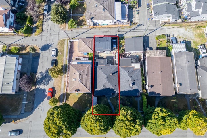Photo 2 at 1315 E 33rd Avenue, Knight, Vancouver East