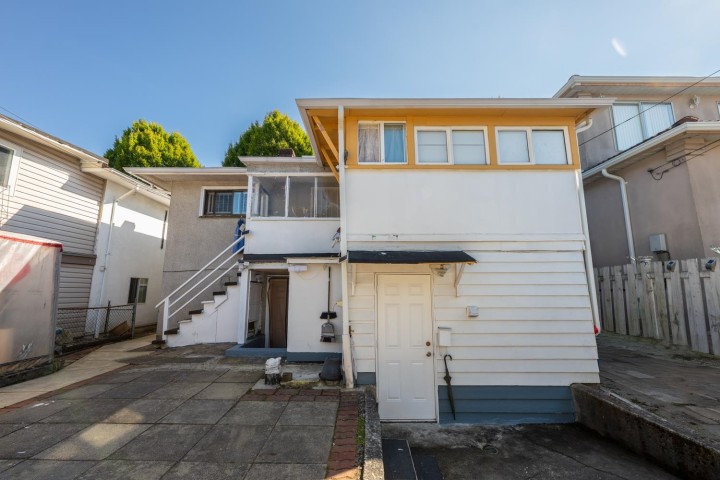 Photo 6 at 1315 E 33rd Avenue, Knight, Vancouver East