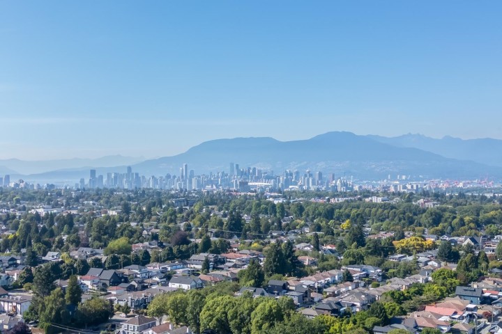 Photo 3 at 1315 E 33rd Avenue, Knight, Vancouver East