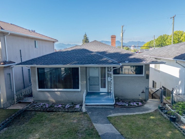Photo 1 at 1315 E 33rd Avenue, Knight, Vancouver East