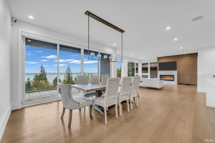 Photo 3 at 3018 Burfield Place, Cypress Park Estates, West Vancouver