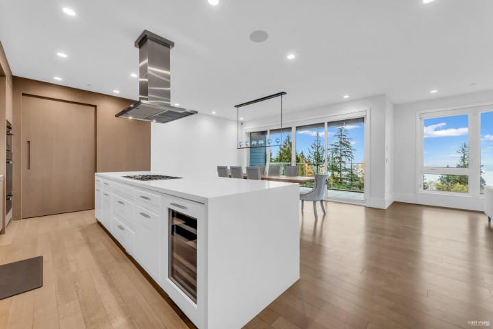Photo 8 at 3018 Burfield Place, Cypress Park Estates, West Vancouver