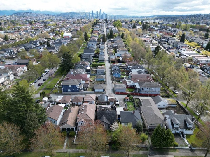 Photo 28 at 2150 Nanaimo Street, Renfrew VE, Vancouver East