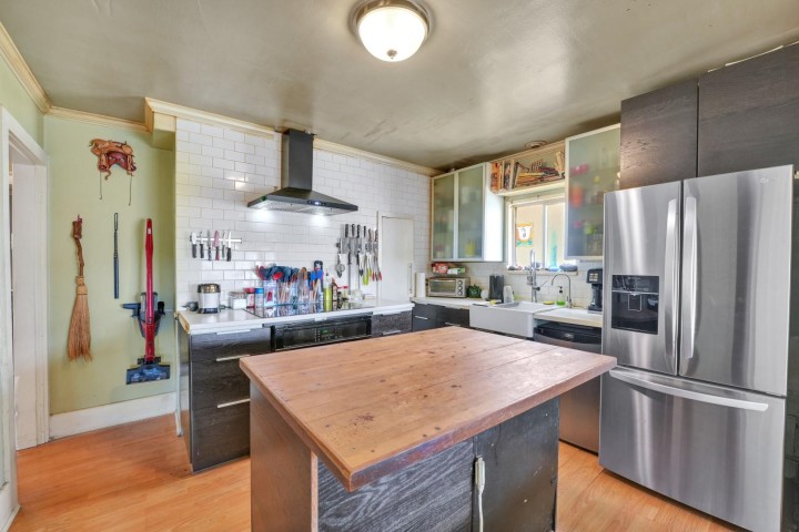 Photo 5 at 2150 Nanaimo Street, Renfrew VE, Vancouver East