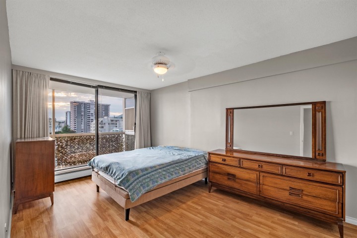 Photo 16 at 902 - 1390 Duchess Avenue, Ambleside, West Vancouver
