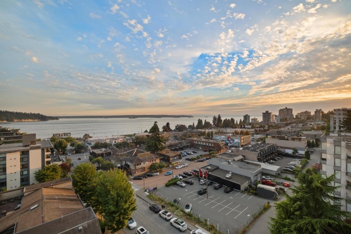 Photo 12 at 902 - 1390 Duchess Avenue, Ambleside, West Vancouver