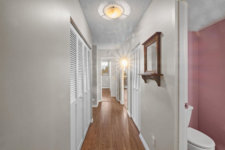 Photo 22 at 902 - 1390 Duchess Avenue, Ambleside, West Vancouver