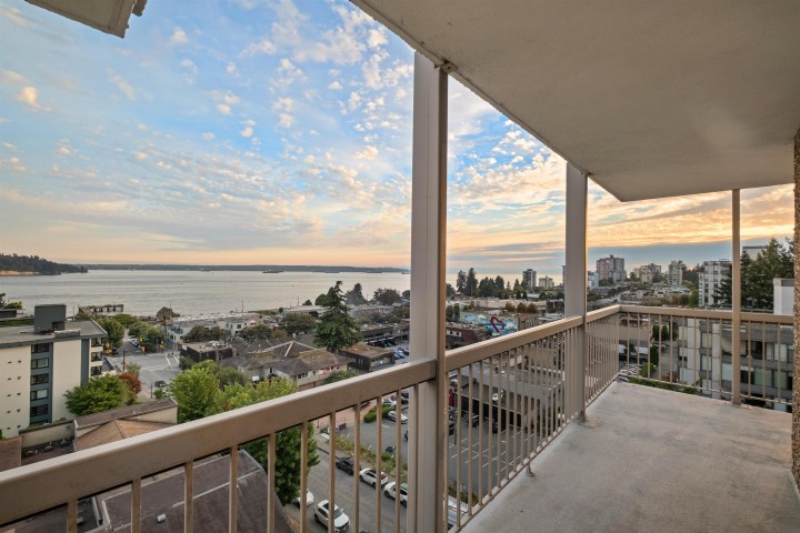 Photo 4 at 902 - 1390 Duchess Avenue, Ambleside, West Vancouver