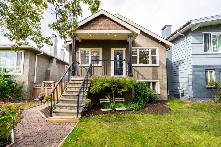 Photo 1 at 1617 E 36th Avenue, Knight, Vancouver East