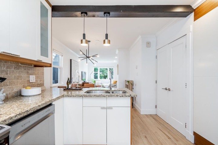 Photo 9 at 1617 E 36th Avenue, Knight, Vancouver East