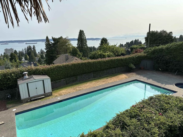 Photo 2 at 2390 Palmerston Avenue, Dundarave, West Vancouver