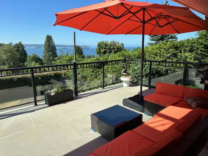 Photo 6 at 2390 Palmerston Avenue, Dundarave, West Vancouver