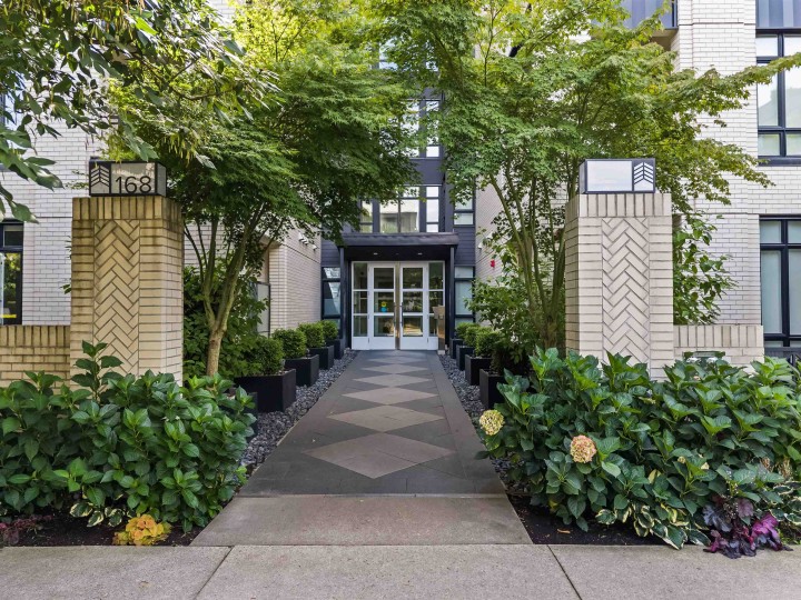 Photo 4 at 305 - 168 E 35th Avenue, Main, Vancouver East