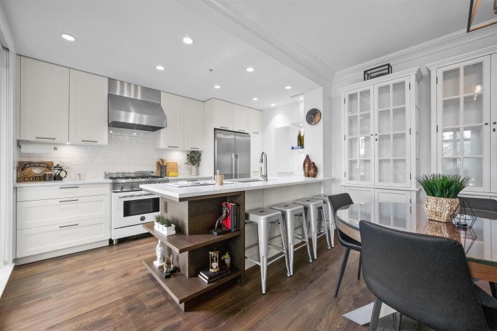 Photo 8 at 305 - 168 E 35th Avenue, Main, Vancouver East