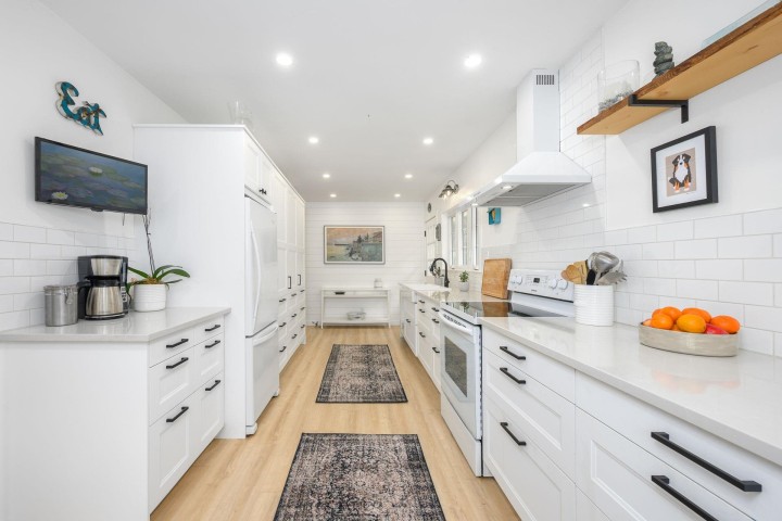 Photo 6 at 3248 Beverley Crescent, Edgemont, North Vancouver