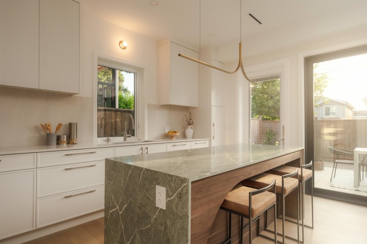 Photo 12 at 1 - 812 E 26th Avenue, Fraser VE, Vancouver East