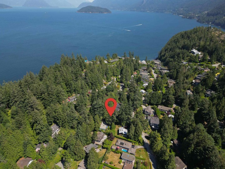 Photo 2 at 6912 Marine Drive, Whytecliff, West Vancouver