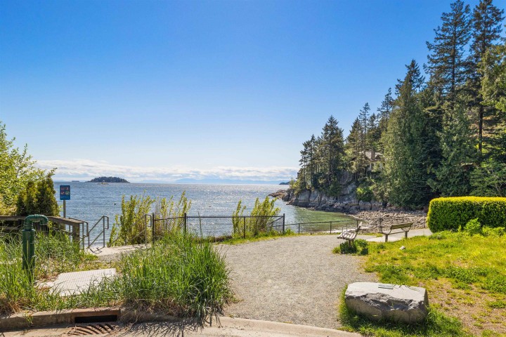 Photo 11 at 6912 Marine Drive, Whytecliff, West Vancouver