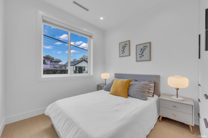 Photo 11 at 1 - 3438 Triumph Street, Hastings Sunrise, Vancouver East