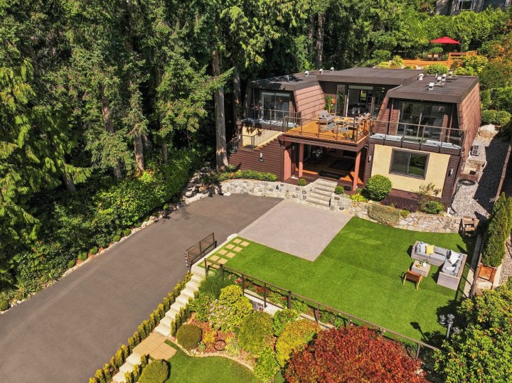 Photo 3 at 4066 Norwood Avenue, Upper Delbrook, North Vancouver