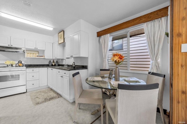 Photo 12 at 3006 E 27th Avenue, Renfrew Heights, Vancouver East