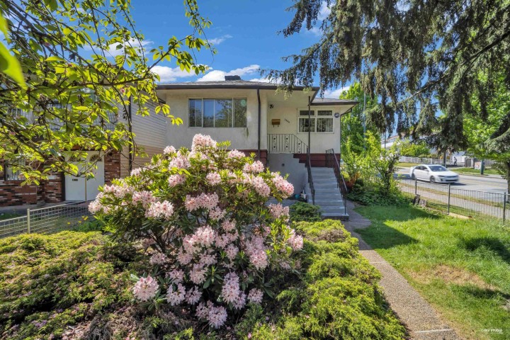 Photo 1 at 3006 E 27th Avenue, Renfrew Heights, Vancouver East