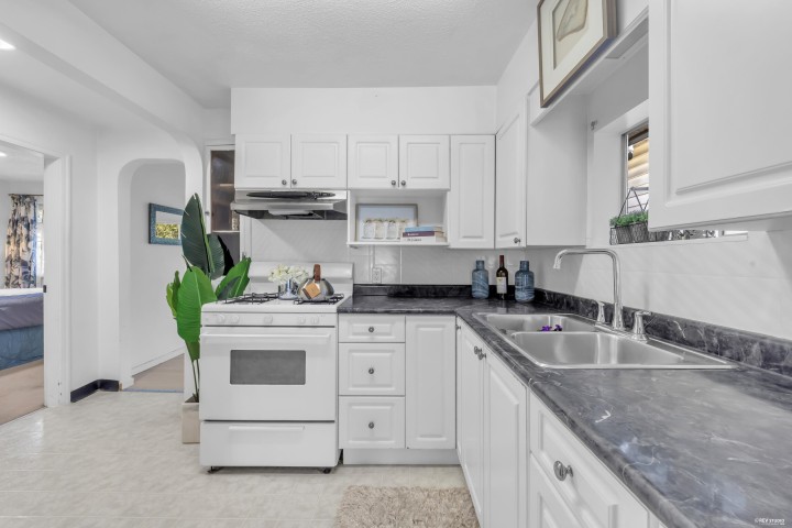 Photo 9 at 3006 E 27th Avenue, Renfrew Heights, Vancouver East