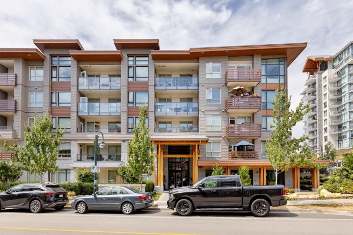Photo 1 at 212 - 2663 Library Lane, Lynn Valley, North Vancouver