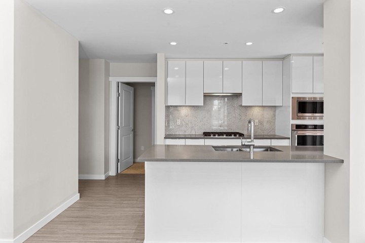 Photo 11 at 212 - 2663 Library Lane, Lynn Valley, North Vancouver