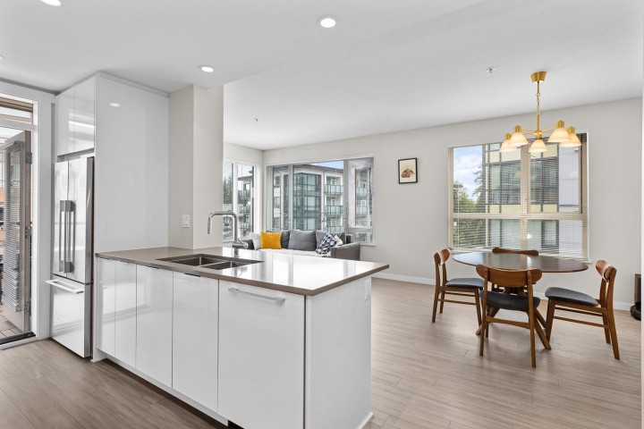 Photo 4 at 212 - 2663 Library Lane, Lynn Valley, North Vancouver