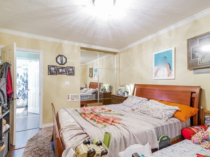 Photo 12 at 4702 Clarendon Street, Collingwood VE, Vancouver East