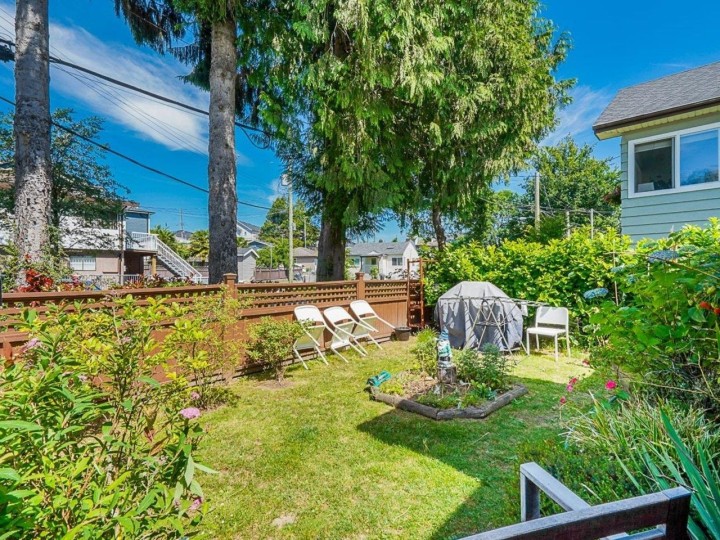 Photo 3 at 4702 Clarendon Street, Collingwood VE, Vancouver East