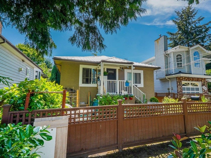 Photo 1 at 4702 Clarendon Street, Collingwood VE, Vancouver East