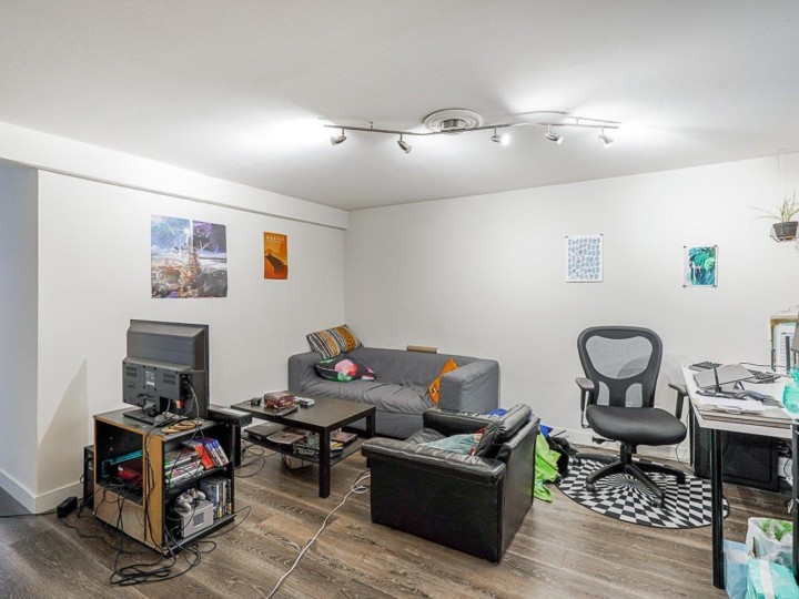 Photo 18 at 4702 Clarendon Street, Collingwood VE, Vancouver East