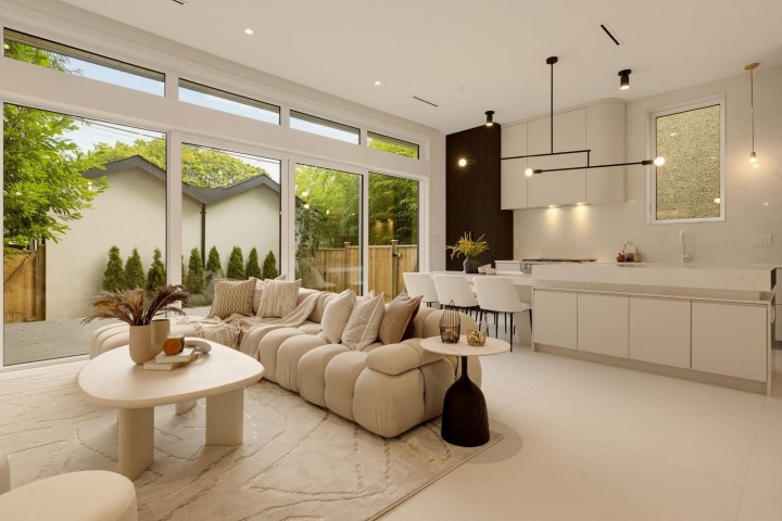 Photo 2 at 2 - 3617 W 12th Avenue, Kitsilano, Vancouver West