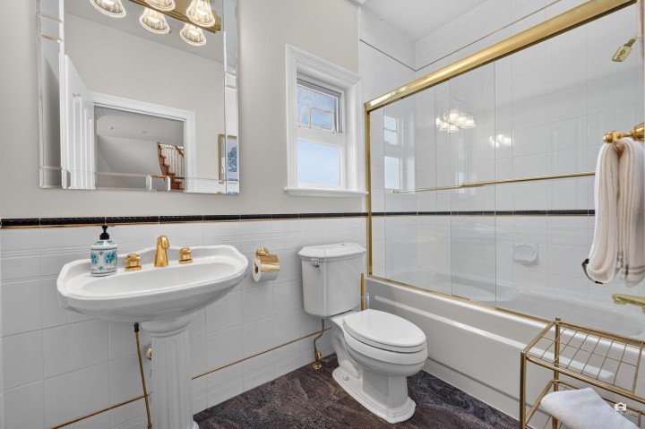 Photo 10 at 3848 W 38th Avenue, Dunbar, Vancouver West